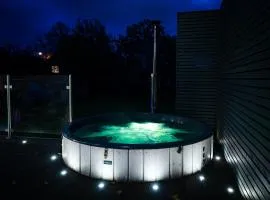 Luxury Guest House - Hot Tub & Sauna