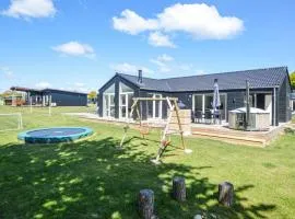Five-Bedroom Holiday Home In Haderslev