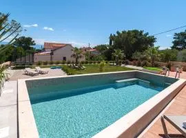 Gorgeous Home In Mudri Dolac With Sauna