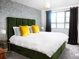 Boutique 1 Bdrm Duplex Suite on Marina-105