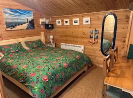 Cosy Cabin, hidden from the main house - Sleeps 2 - EV