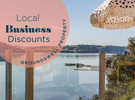 Sunshine Rise Upstairs, hotel in Raglan