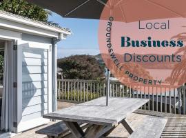 Tawatahi Cottage, hotel in Raglan