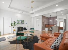 The Black Bungalow-Mins to Mercedes Benz Stadium, hotel in Atlanta