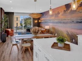 1 Block to Beach, Park 3 cars, Game Room and Balcony, seoska kuća u gradu Sisajd Hajts