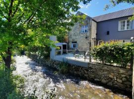 Rentahouse-smandes Casa con arroyo