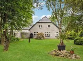 3 Bedroom Gorgeous Home In Lem St
