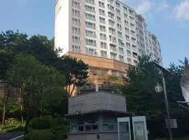 Seoul Best Eco-Friendly Apartment near National Mountain Park