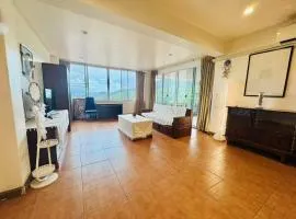 Mid-Levels Holiday villa