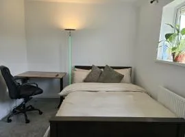 Heathrow, Hounslow, Beautiful Modern Home