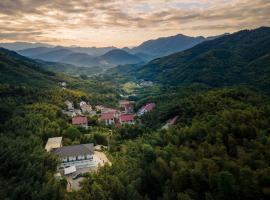 Tonglu HECHU Laf, hotel in Shanyinling