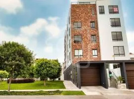 Lovely & quiet place, park view & private parking