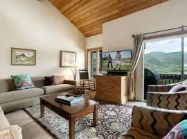 100 Ridgepoint condo