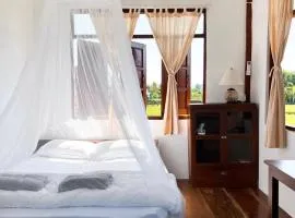 Lomjoy House