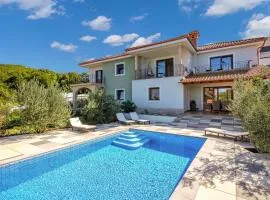 3 Bedroom Lovely Home In Kostrena