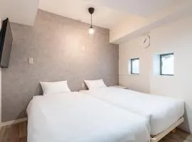 Higashi-Shinjuku 1010