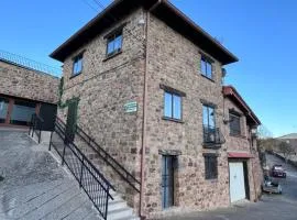 Casa turística ''Los chaleco'' en Lumbreras con terraza privada.