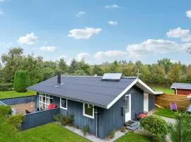 3 Bedroom Nice Home In Hals