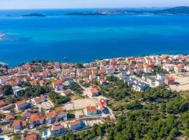 Four-Bedroom Holiday Home In Sibenik