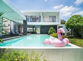 Ultra-Modern Tropical Pool Villa