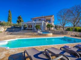 Villa Laria, Hotel in Brusići