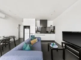 Cozy Apartment on Bourke St Steps from Chinatown