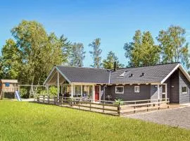 Four-Bedroom Holiday Home Glesborg With A Room Hot Tub 07