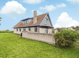 Gorgeous Home In L&aelig;s&oslash; With Kitchen, hotel na praia em L&aelig;s&oslash;