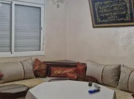 شقة رائعة حديثة التجهيز بأشقار هدوء لا مثيل له Wonderful newly furnished apartment in Ashkar with unparalleled tranquility