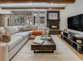 New Listing! 3 BR 3 BA Updated Condo - Pool & Hot-tub