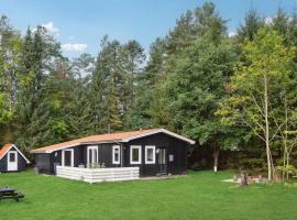 Awesome Home In Glesborg With Wifi, hotel v destinaci Glesborg