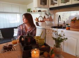 Caravana- Glamping Casa tortuga，位于拉努西亚的豪华帐篷营地