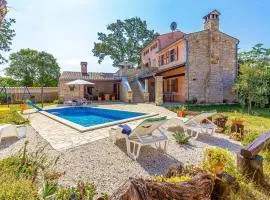 Holiday Home Boduleri Cr