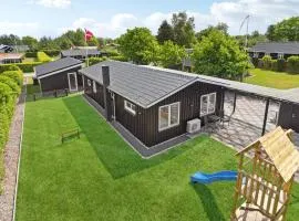 4 Bedroom Beautiful Home In Hadsund