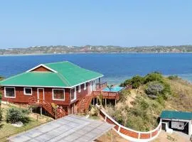 KoKo Beach - Wooden Green House