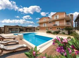 Amazing Apartment In Kastel Stari