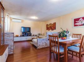 Awesome Home In Kostrena With Wifi, Hotel in Kostrena