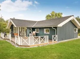 Three-Bedroom Holiday Home In Sydals