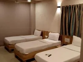 Hotel Airport-intl airport Near to Mumbai Airport & BKC US Consulate