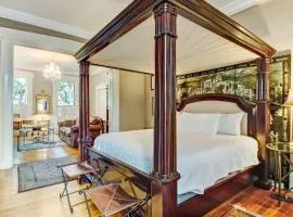 17 E Jones Street Parlor