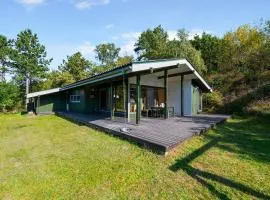 Amazing Home In Ebeltoft With 3 Bedrooms And Internet