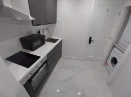 London Kings Cross Room w Bath