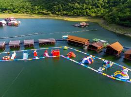 เดอะกาญจน์รีสอร์ท- The Kan Resort, hotel v destinaci Ban Laem Mong Khoi