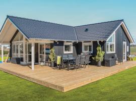 Three-Bedroom Holiday Home In Knebel, hotel in Knebel