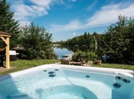 Le Lac Apaisant - Rustic Haven by the Water