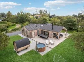Nice Home In Ebeltoft With Sauna