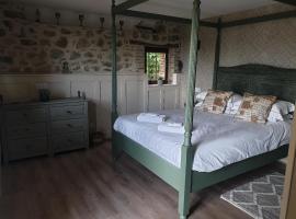 La Maison Ronde, ξενοδοχείο σε Saint-Quentin-sur-Charente