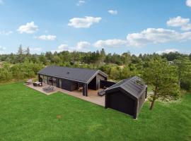 4 Bedroom Stunning Home In Strandby, hotel in Strandby