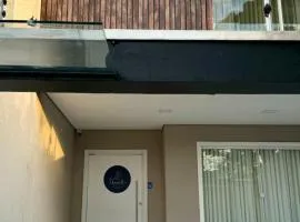 POUSADA DONATELLA Modernidade e conforto para noites tranquilas