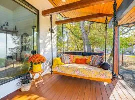 Dreamy Hilltop View Roseburg Wine Country Retreat
